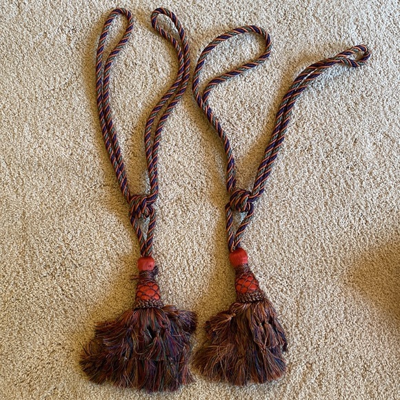 Elegant Red Blue Green Designer Tassels Curtain Tiebacks - Picture 1 of 15